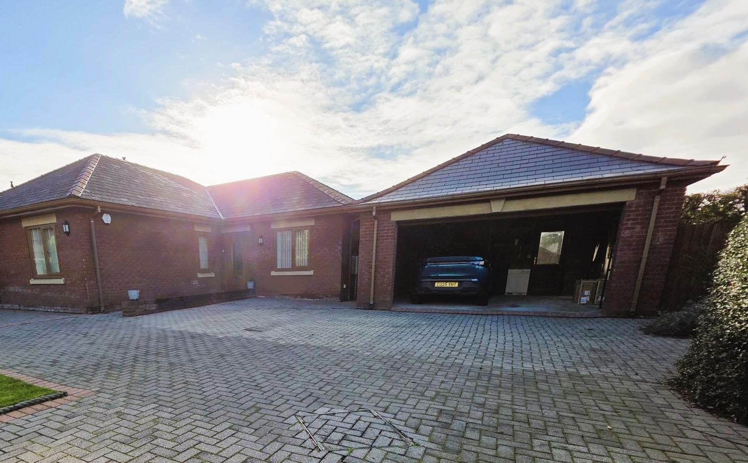 Clos Ty Gwyn, Dafen, Llanelli, SA14 8UT